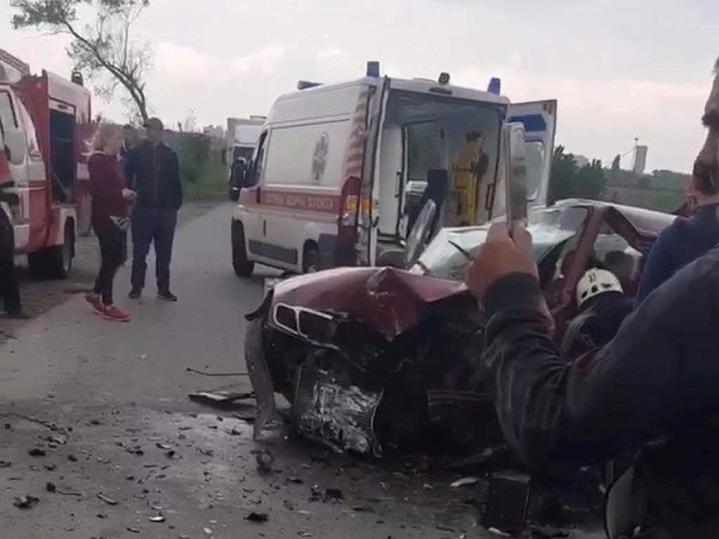 Серьезное ДТП на Киевщине: столкнулись несколько автомобилей (ФОТО)