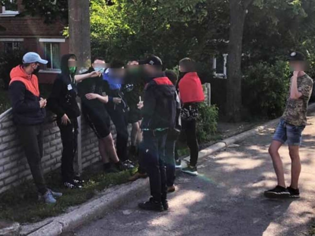 «Уличное сафари»: в Харькове банда подростков ради забавы избивала прохожих (ФОТО)