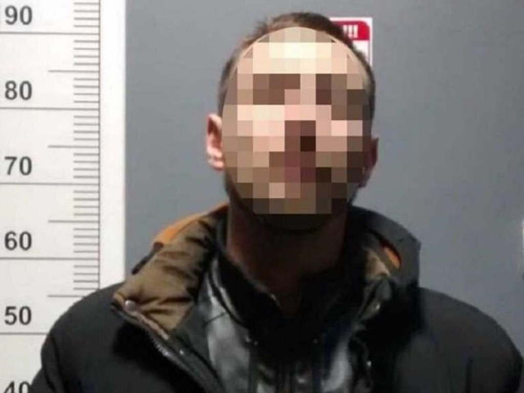 На Подоле в Киеве поймали «закладчика» с 8 килограммами наркотиков: мужчине светит 10 лет тюрьмы (ФОТО)
