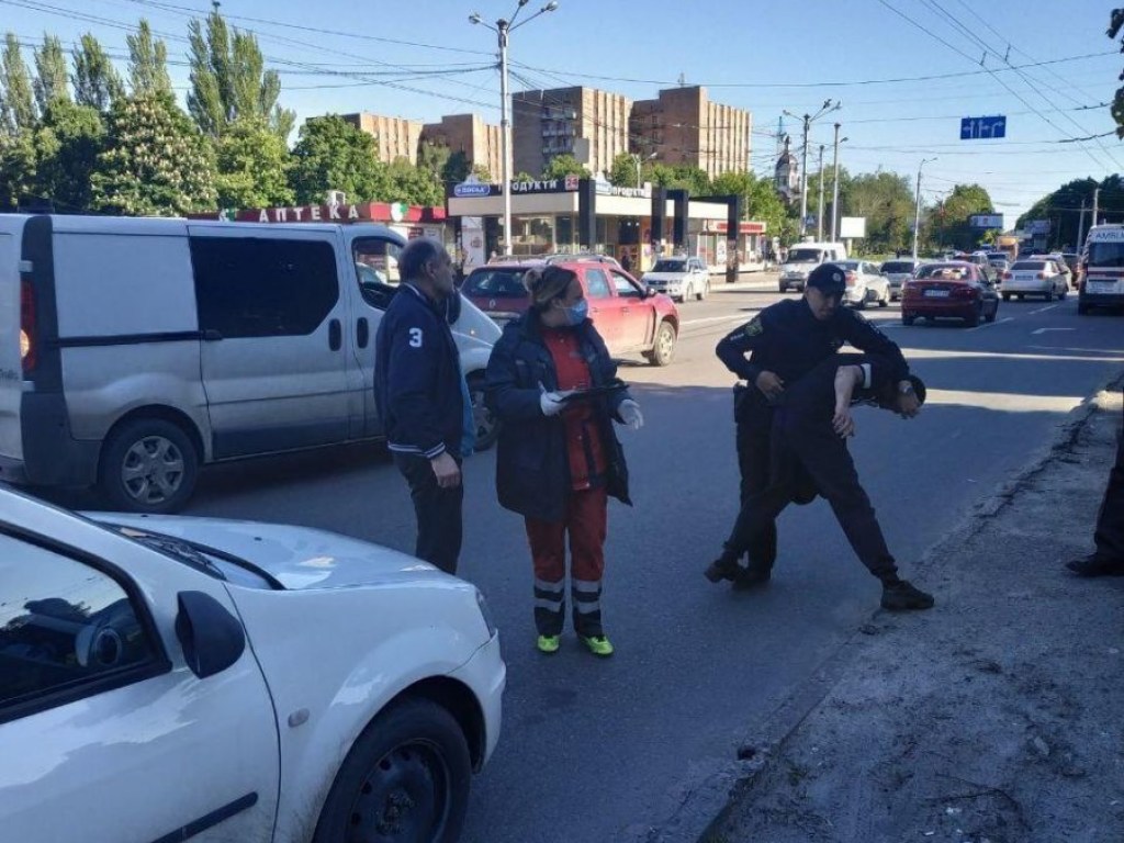 Водитель иномарки сбил 6-летнего ребенка в Харькове (ФОТО, ВИДЕО)