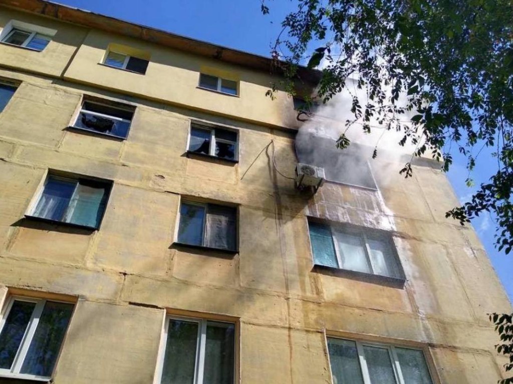 В Днепре в квартире произошел пожар: погибла пожилая женщина (ФОТО, ВИДЕО)