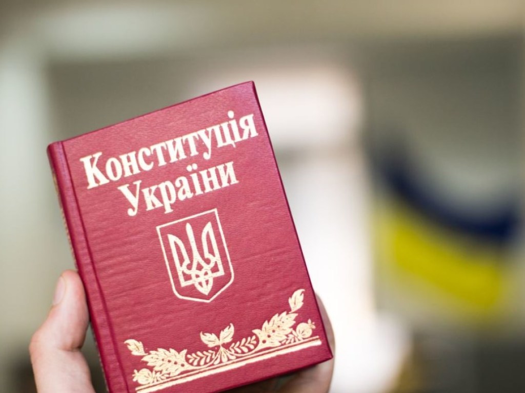 «Антиколомойский» закон противоречит Конституции и признает Украину колонией МВФ – экономист