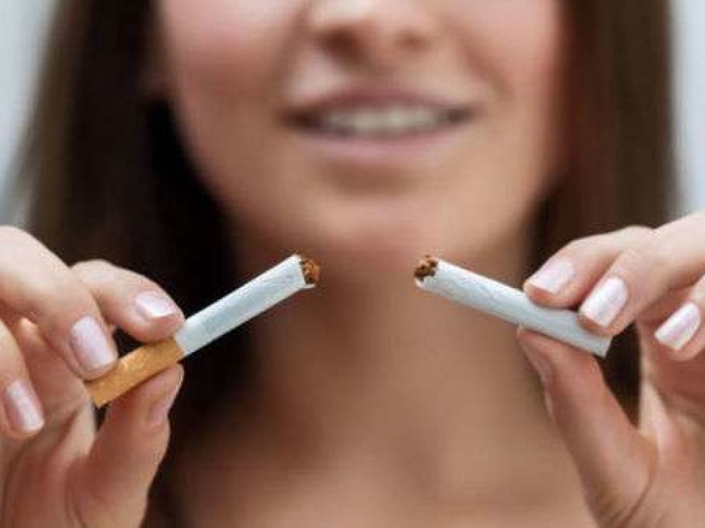 Ученые рассказали, как легко бросить курить женщине
