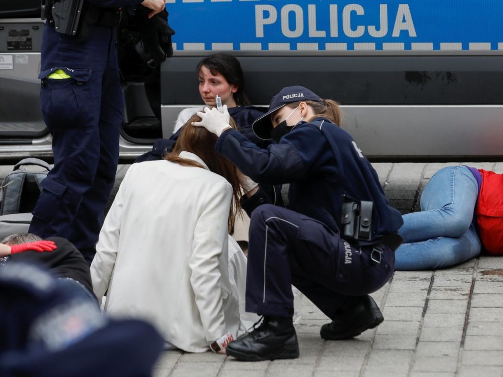 В Польше полиция разогнала протестантов, есть жертвы (ФОТО)