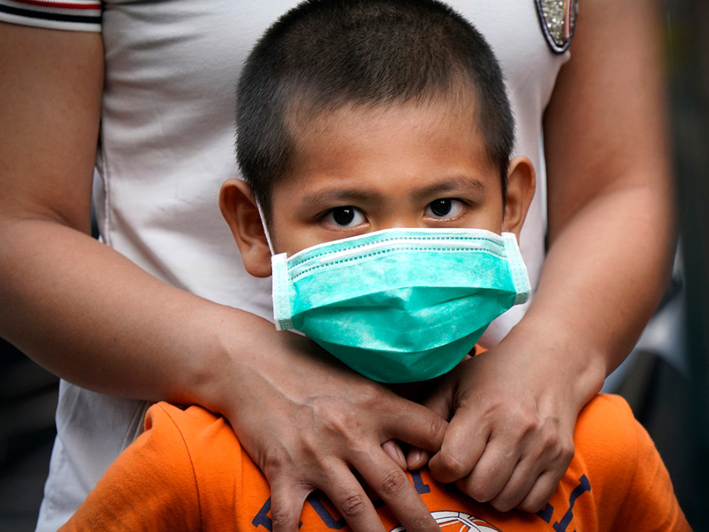 Ученые подтвердили связь загадочного воспалительного синдрома у детей с коронавирусом