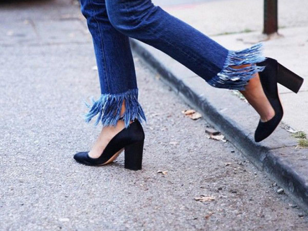 В моду возвращаются «мамины» джинсы-«варенки»: новый тренд для лета-2020 (ФОТО)