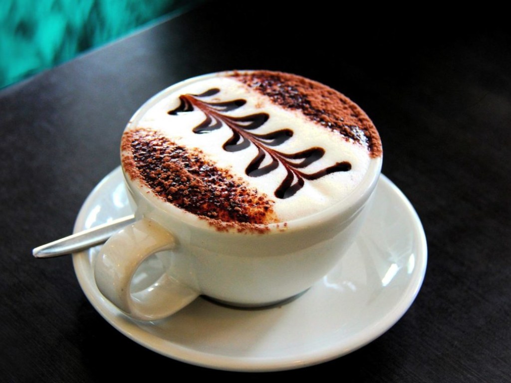 Ученые рассказали о пользе кофе для женщин на диете