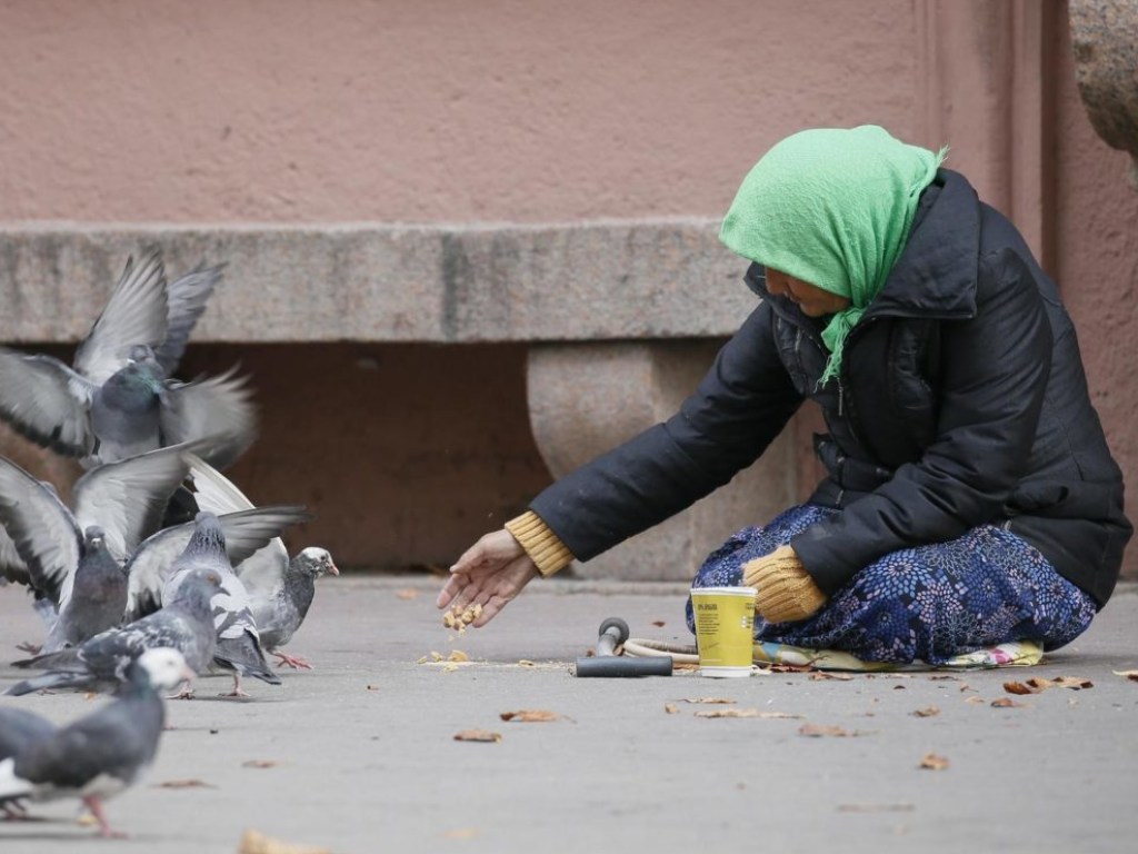 Аналитик о росте уровня бедности в Украине: пик кризиса придется на четвертый квартал 2020 года