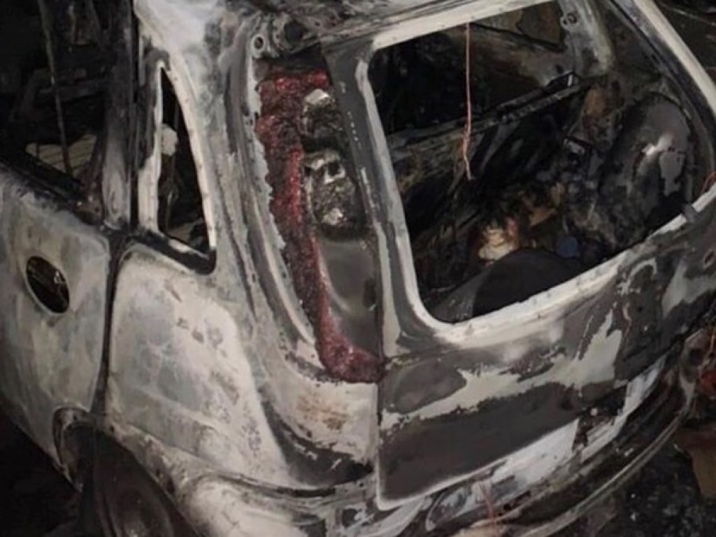 Ночью на Печерске в Киеве горели авто (ФОТО)