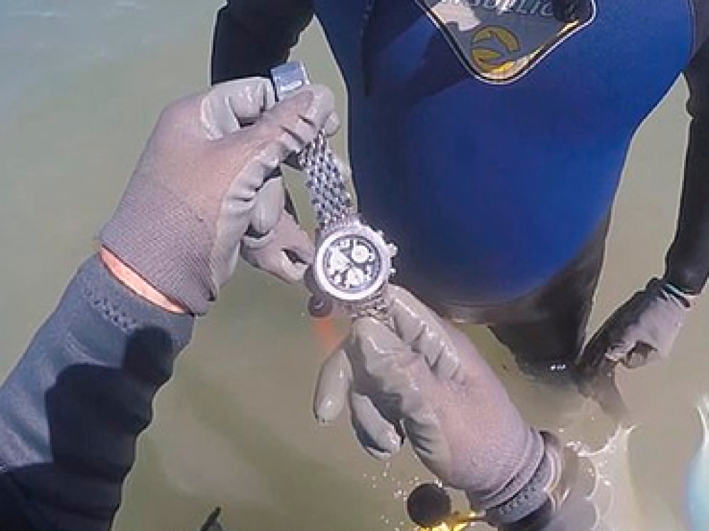 Охотники за сокровищами нашли драгоценные часы на дне моря (ФОТО)