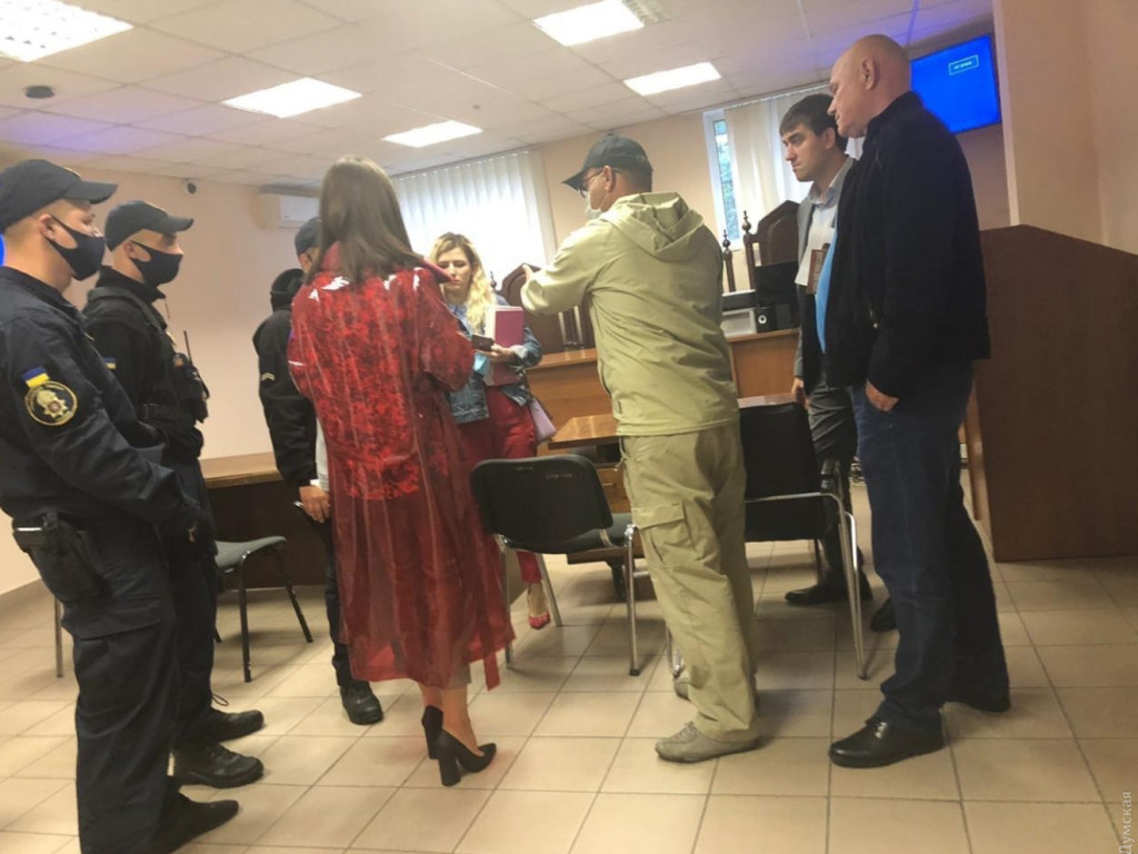В суде Одессы произошла потасовка: фото с места инцидента
