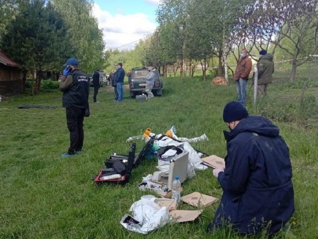 «Мужика достали поборами»: Следствие по расстрелу в Житомирской области рассматривает версию о вымогательстве