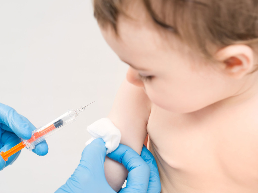 Минздрав: Уровень вакцинации против кори, краснухи и паротита упал на 20%