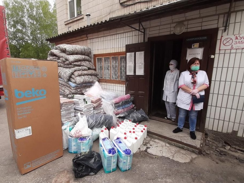 Оксана Марченко и Виктор Медведчук оказали помощь психиатрической больнице в Сумской области, которая на грани закрытия