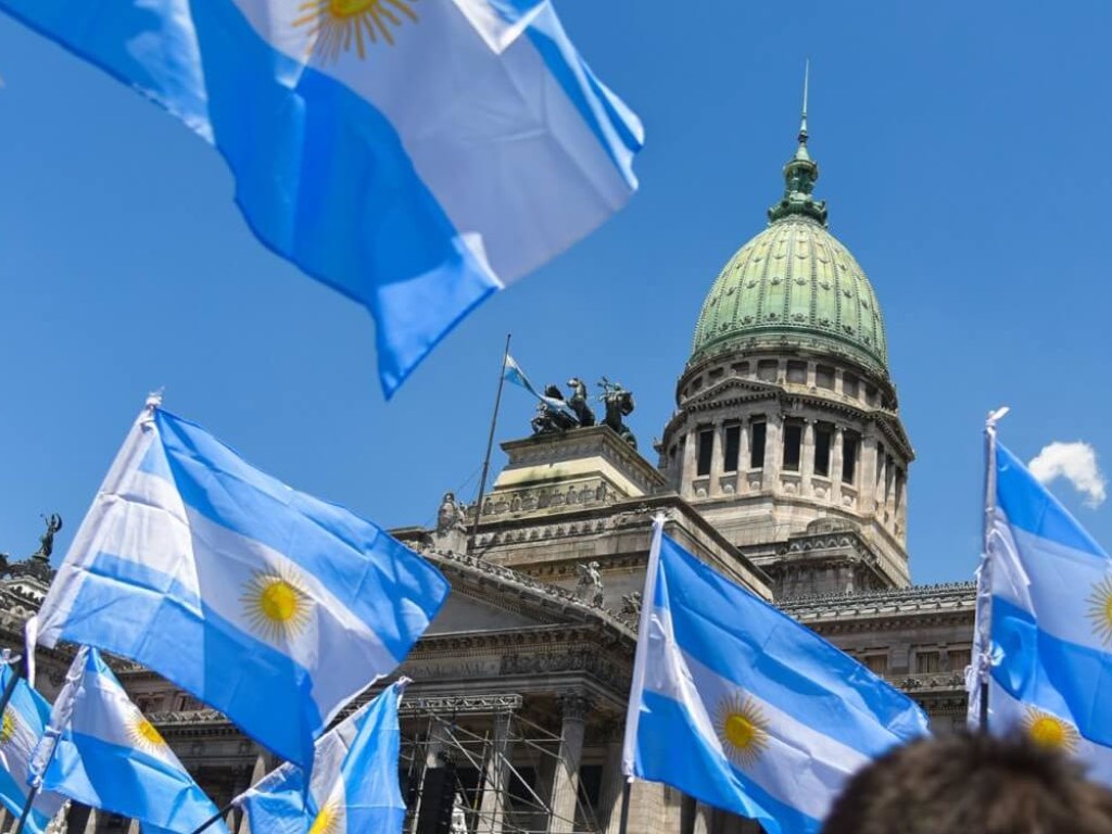 Аргентина оказалась в состоянии дефолта