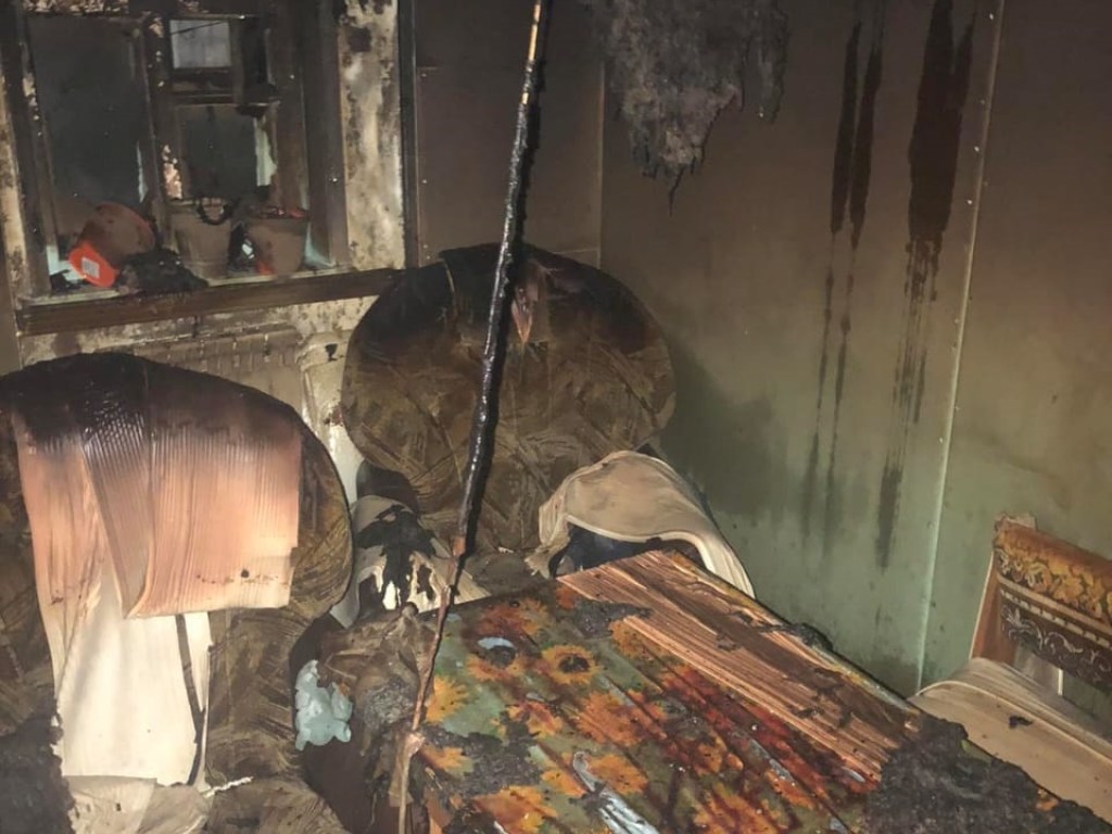 В Днепре ночью горел одноэтажный дом (ФОТО)