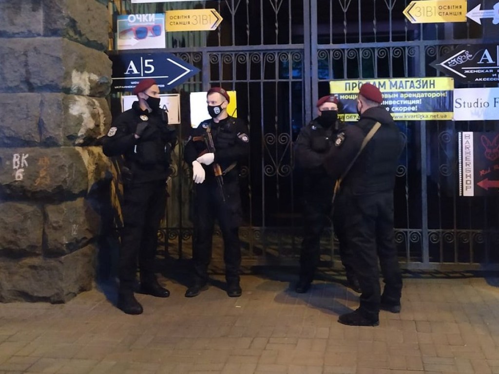 Смерть депутата Давиденко:  в прокуратуре показали злосчастный пистолет (ФОТО)