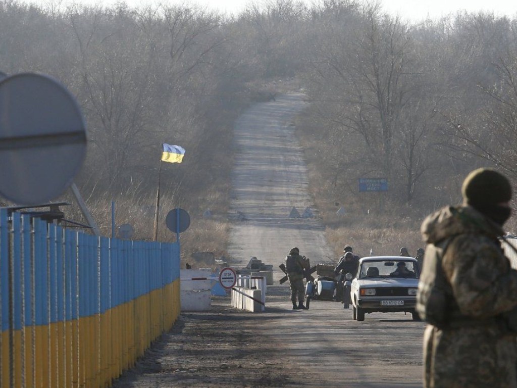 Сутки на Донбассе: 11 обстрелов, один раненый