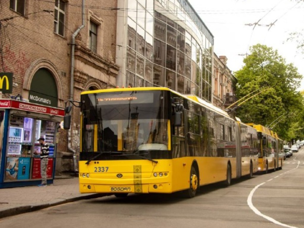 Киевлянам еще психологически тяжело пользоваться услугами общественного транспорта &#8212; эксперт