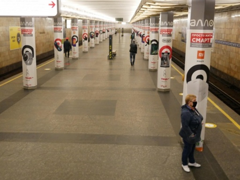 В Киеве метро возобновило работу в стандартном режиме: новые правила проезда (ФОТО, ВИДЕО)