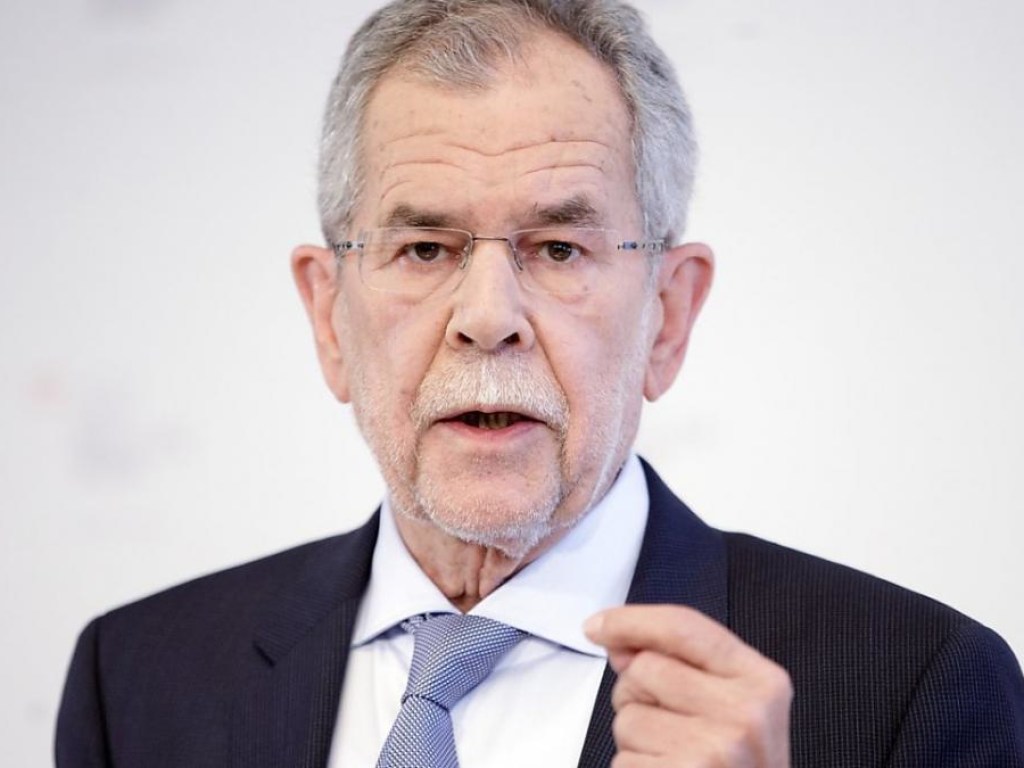 Президента Австрии уличили в нарушении карантина