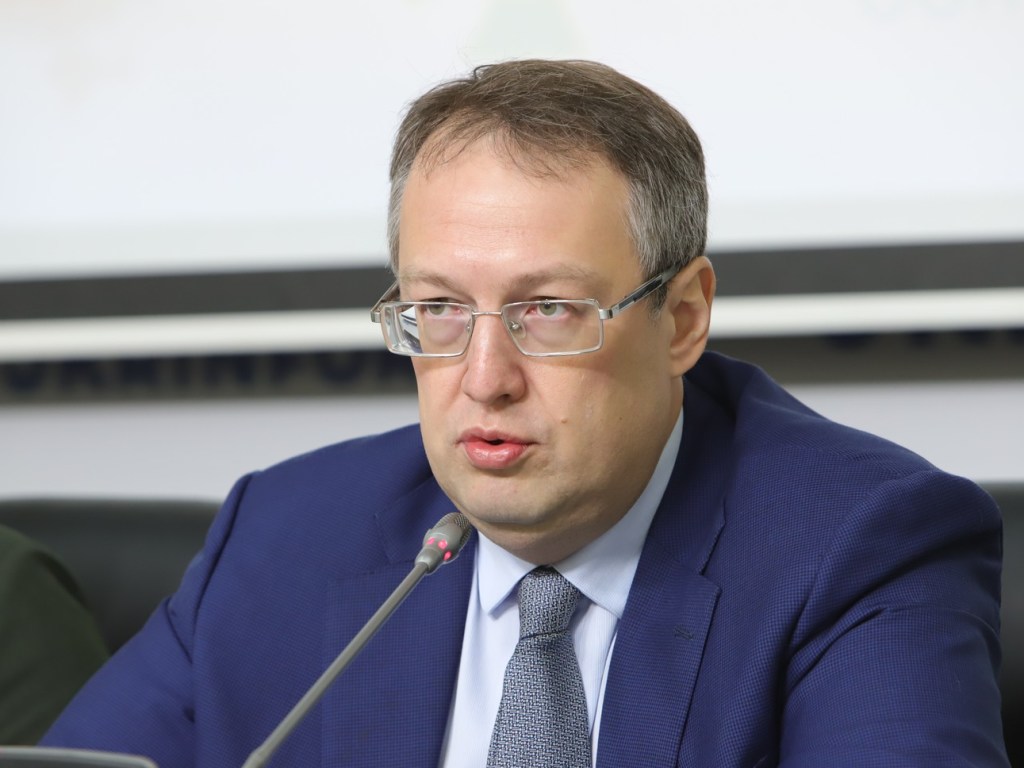 Геращенко отреагировал на ситуацию с изнасилованием копами свидетеля: Массовой переаттестации полицейских не будет
