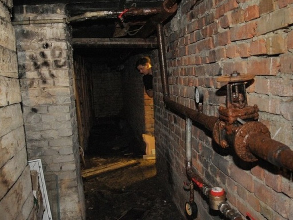 Глухая киевлянка из-за плохих отношений в семье два месяца прожила в подвале заброшенного дома (ФОТО)