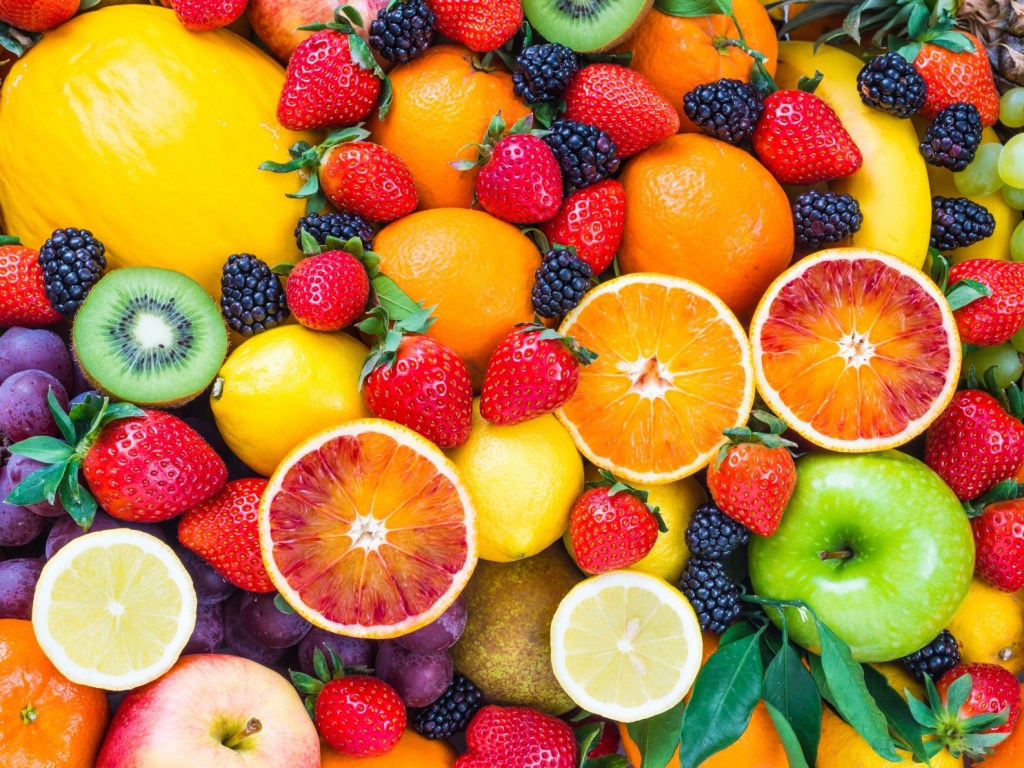 Витамины, клетчатка и вода: Названа невероятная польза фруктов