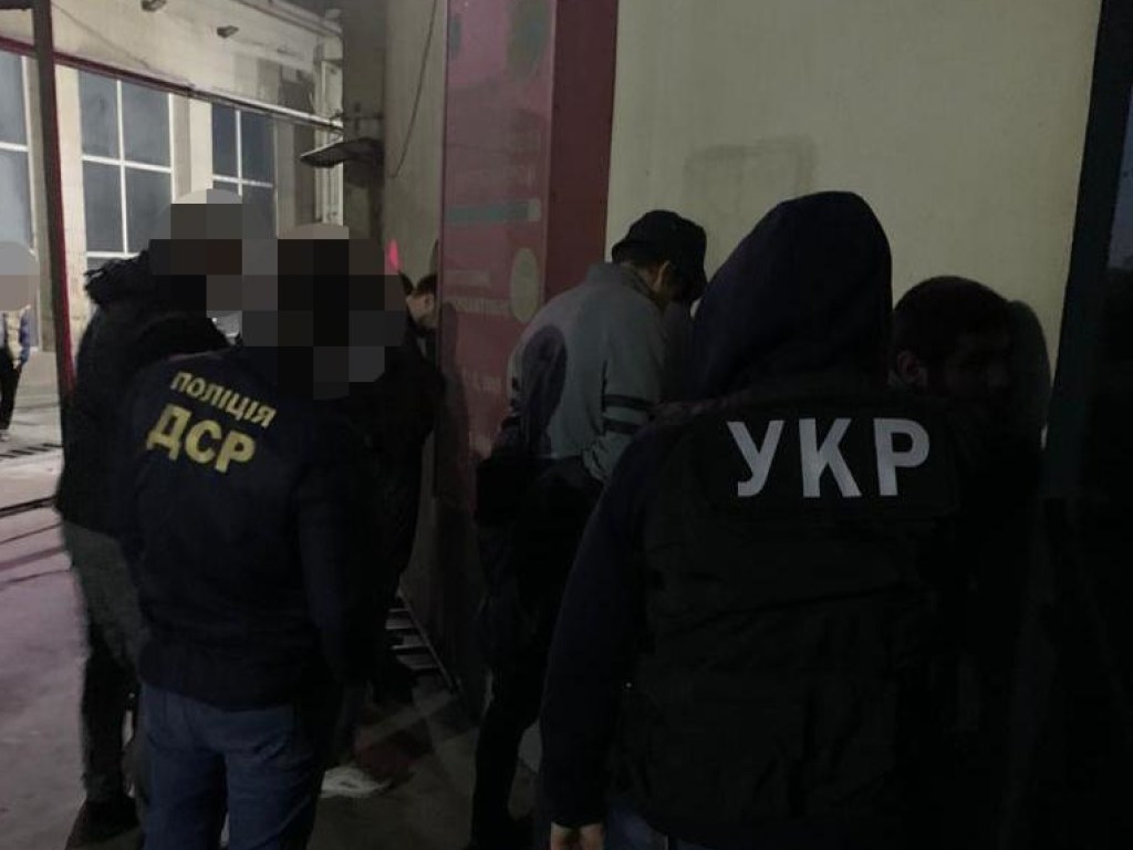 Стрельба и поджог авто в элитном квартале Киева: нападавших задержали в Одессе (ФОТО, ВИДЕО)