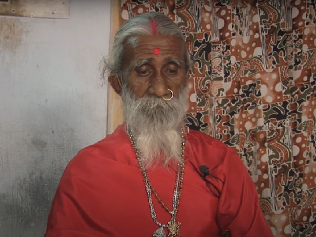 В Индии в 90 лет скончался йог, который не пил и не ел 80 лет (ФОТО)