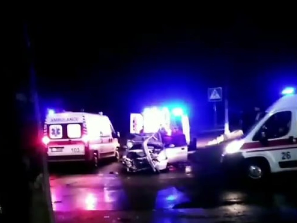 Четверо пострадавших: в Черкассах столкнулись 2 автомобиля (ФОТО)