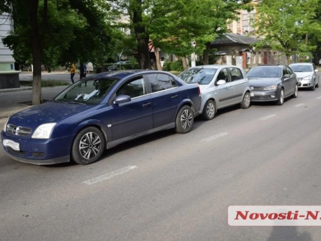 В Николаеве столкнулись сразу четыре иномарки (ФОТО)