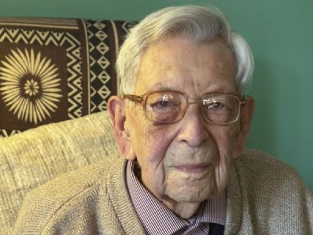 «Пережил две мировые войны, «испанку» и коронавирус»: в Великобритании умер старейший мужчина на Земле (ФОТО)