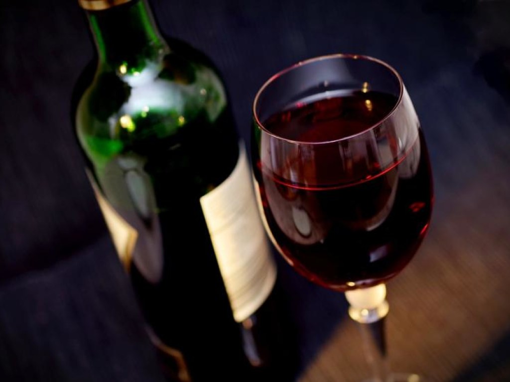 Ученые выяснили, что бокал вина сможет заменить спортзал