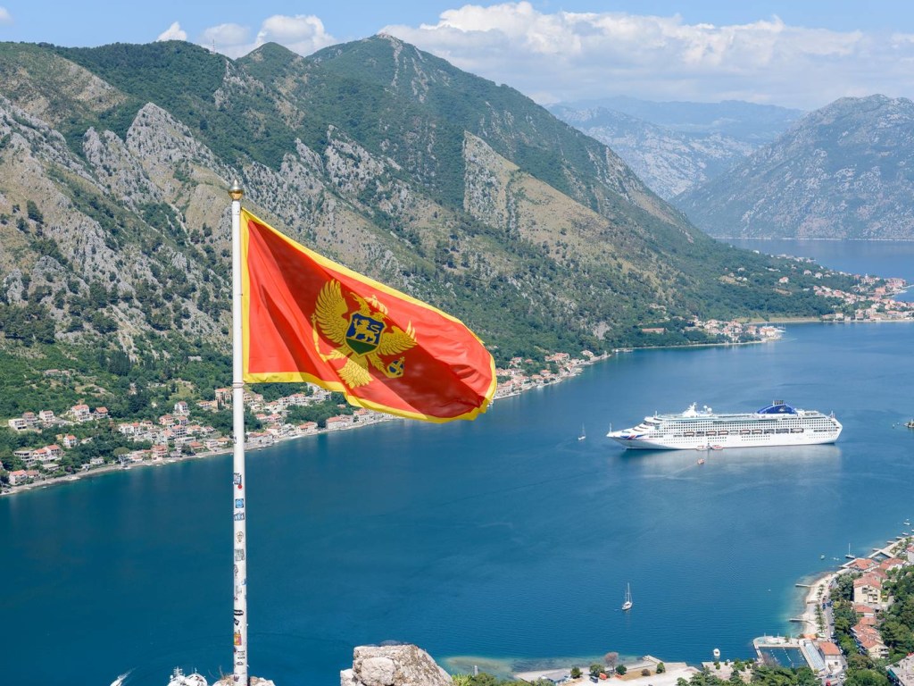 Черногория открывает границы с 1 июня для въезда туристов (ФОТО)