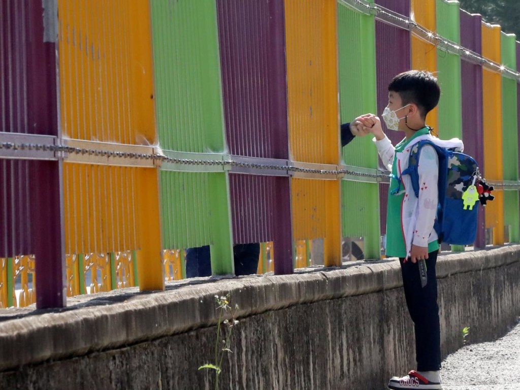 Из-за новых случаев заболевания Южная Корея снова закрыла школы