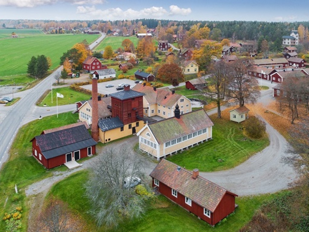 В Швеции выставили на продажу деревню-курорт (ФОТО)
