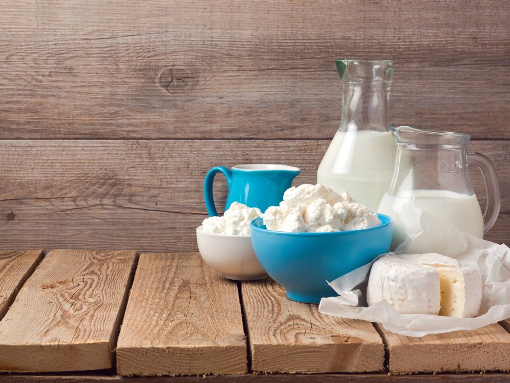 Названы 10 причин неопровержимой пользы для здоровья от стакана молока