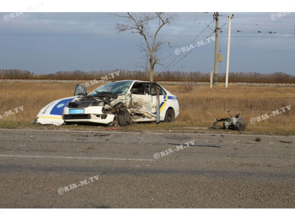 Четверо пострадавших: В Херсонской области пьяный полицейский разбил служебный автомобиль (ФОТО) 