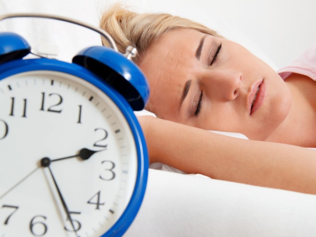 Исследователи предупредили: отсыпаться на выходных и мало отдыхать в будние дни опасно для здоровья