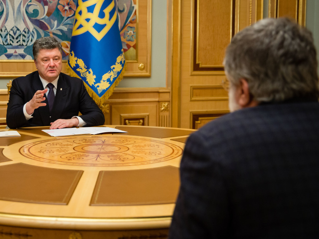 Коломойский просит генпрокурора возбудить против Порошенко дело