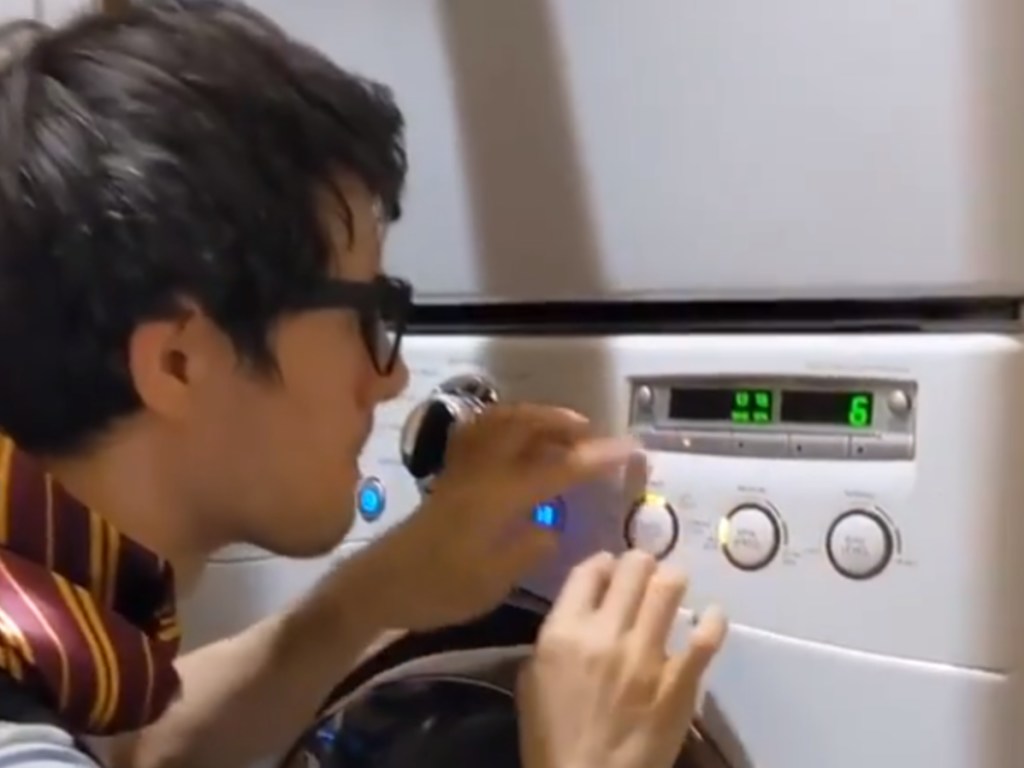 Блогер с другом сыграл мелодию из «Гарри Поттера» на стиральных машинах (ФОТО, ВИДЕО)