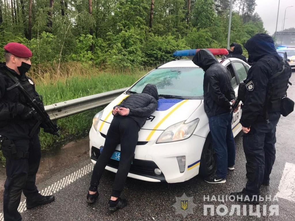 Полиция в Броварах произвела обыски и участников перестрелки (ФОТО)