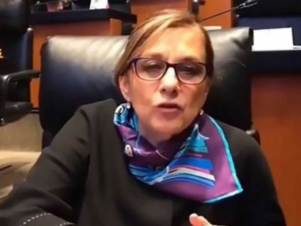 66-летняя сенаторша из Мексики показала груди во время важной видео-конференции