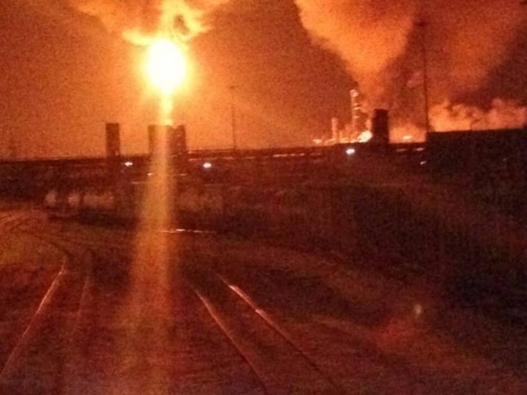 В Калуше горел завод по производству нефтехимической промышленности