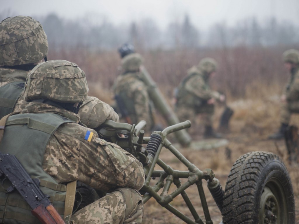 За сутки на Донбассе позиции ВСУ обстреляли 13 раз: ранены 5 военных