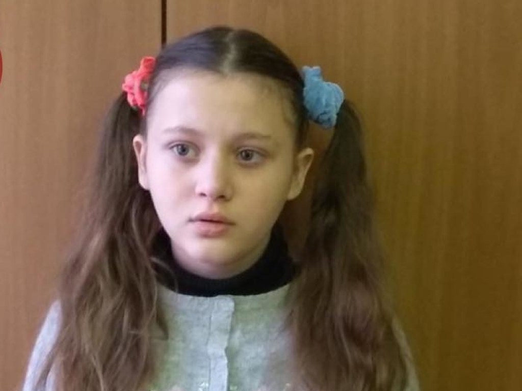 Убежала из интерната: в Киеве разыскивают несовершеннолетнюю девушку (ФОТО)