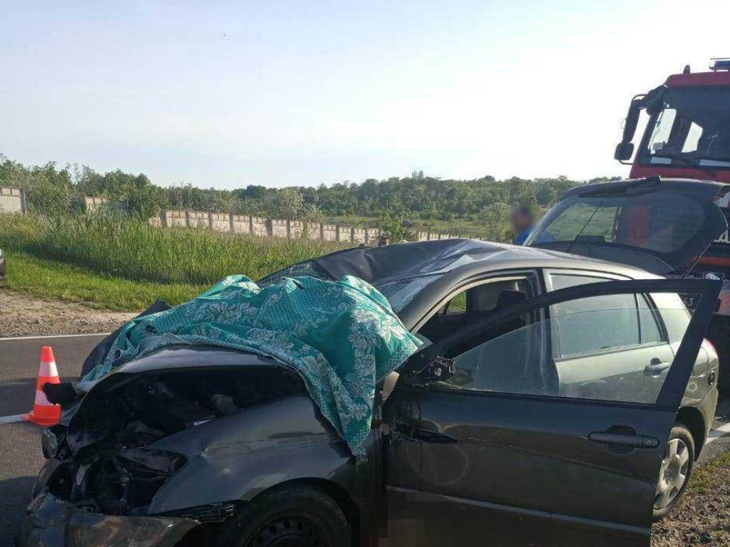 На трассе под Одессой автомобиль Toyota столкнулся с мотоциклом: байкер погиб (ФОТО)