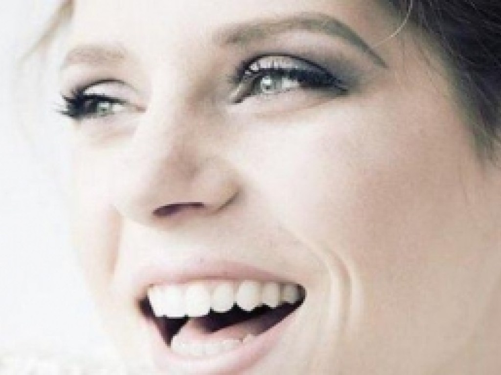 «Улыбнитесь!»: медики назвали лучшие для здоровья зубов продукты