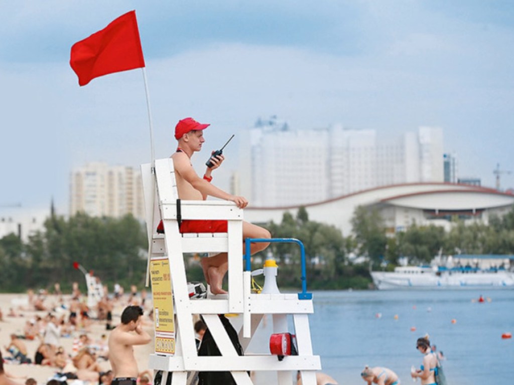 В Госпотребслужбе рассказали, когда в Киеве начнется пляжный сезон